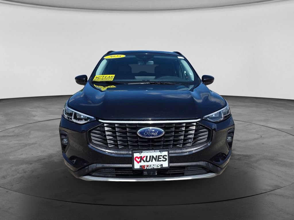 Certified 2025 Ford Escape Platinum AWD/4WD image 2