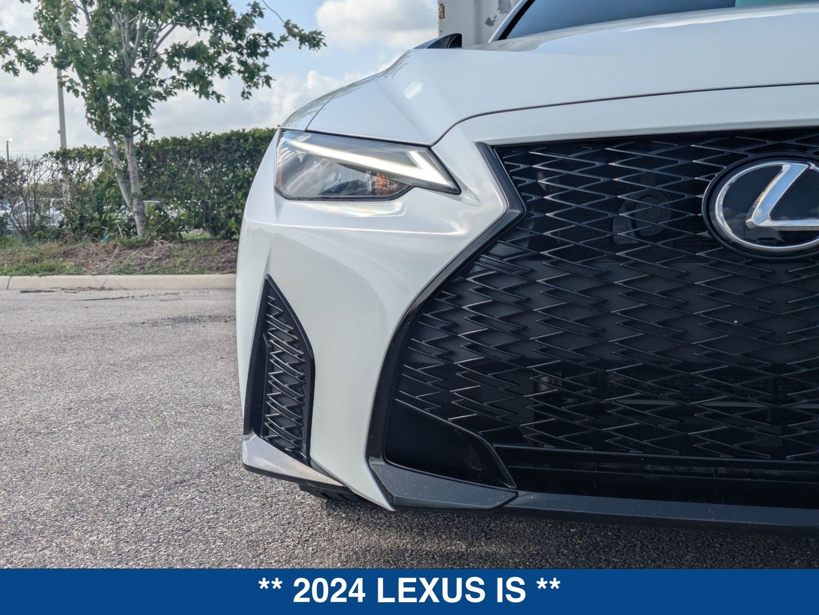 Used 2024 Lexus IS 350 F Sport RWD image 9