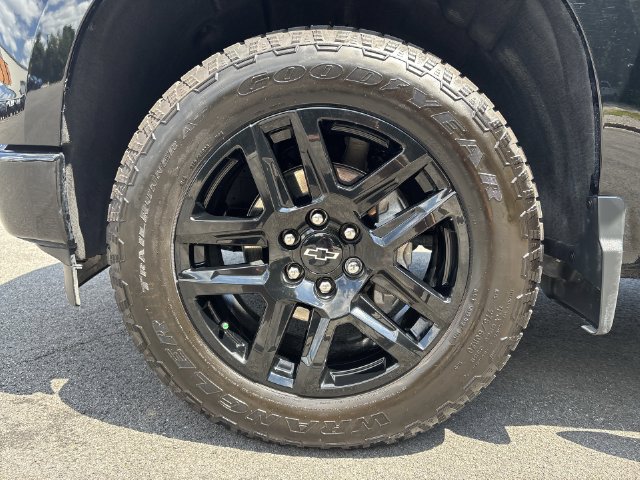 Used 2026 Chevrolet Silverado 1500 Custom w/ Turbomax Blackout Package AWD/4WD image 10