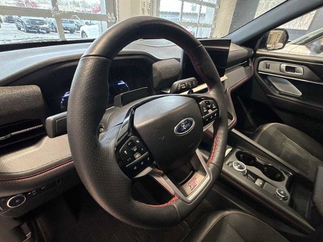 Certified 2025 Ford Explorer ST AWD/4WD image 9
