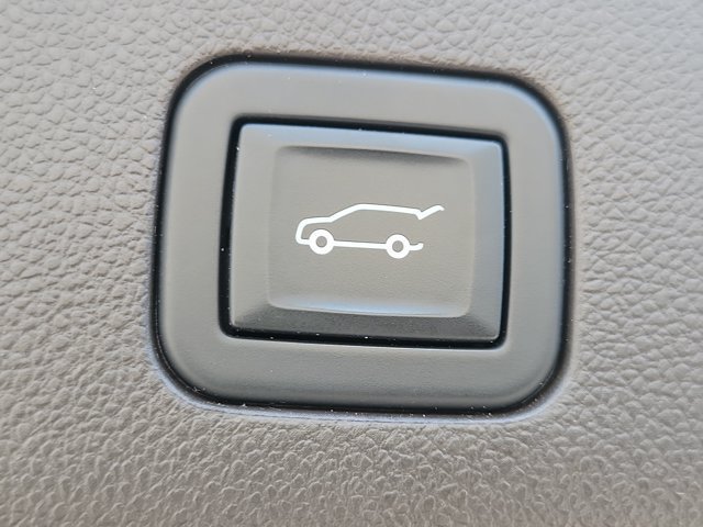 Used 2024 GMC Yukon XL SLT w/ SLT Premium Package AWD/4WD image 11