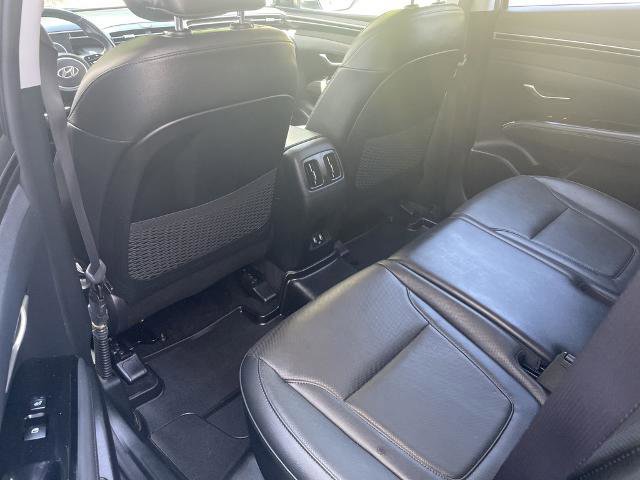 Used 2022 Hyundai Tucson Limited w/ Winter Package image 9