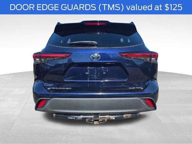 Used 2021 Toyota Highlander XLE AWD/4WD image 7