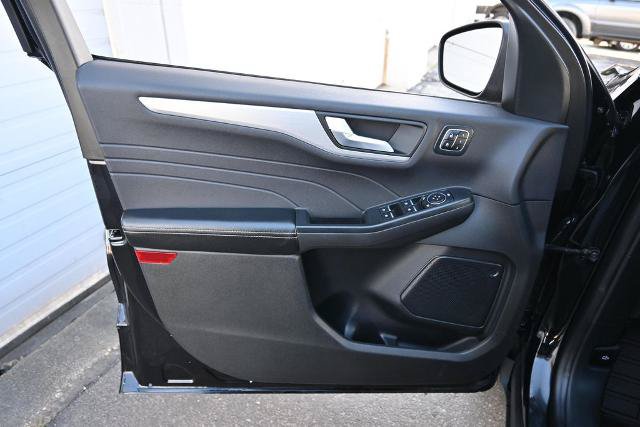 Certified 2024 Ford Escape Platinum AWD/4WD image 19