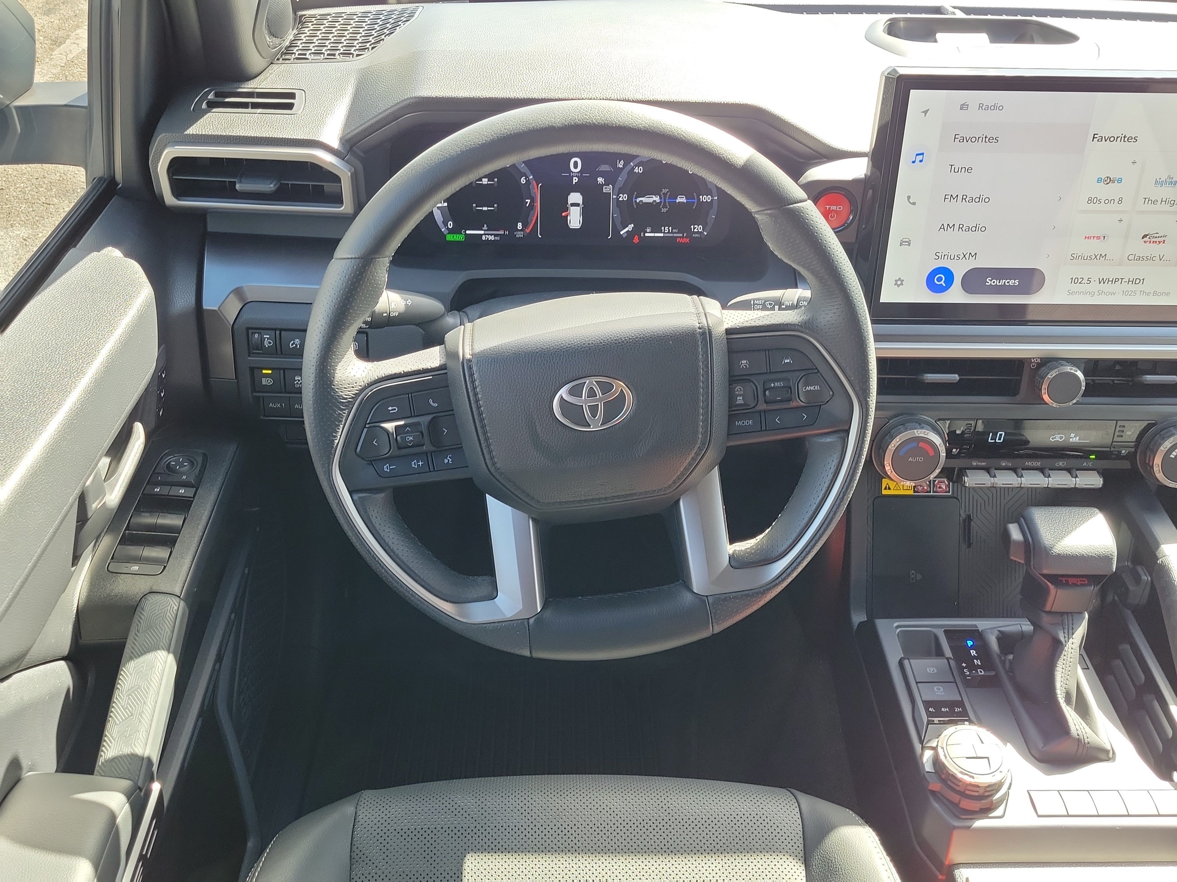 Used 2025 Toyota 4Runner TRD Off-Road Premium AWD/4WD image 17