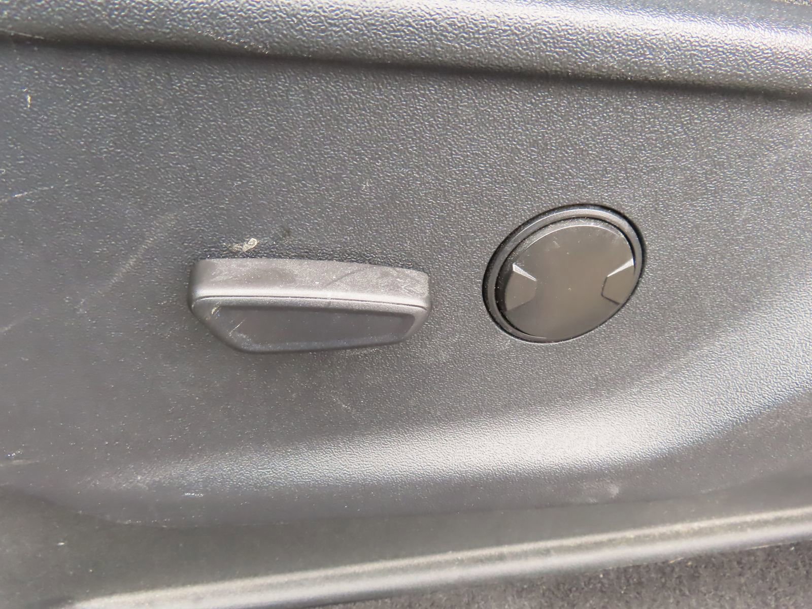 Certified 2024 Ford F150 XLT w/ Mobile Office Package image 31