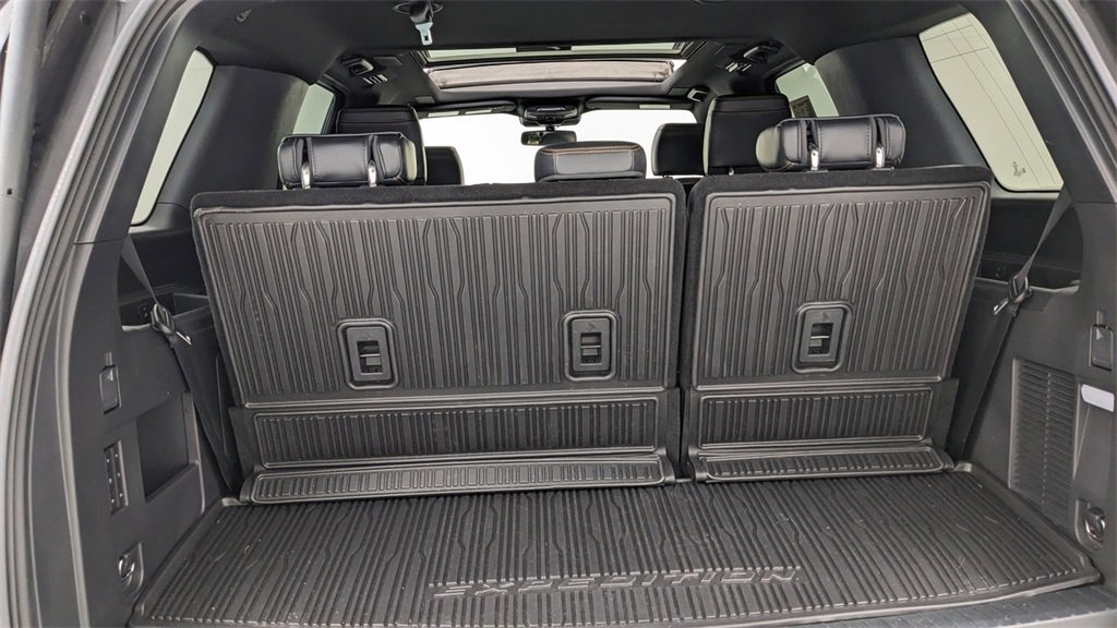 Certified 2023 Ford Expedition Platinum image 8