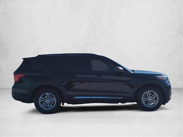 Certified 2023 Ford Explorer XLT RWD image 4