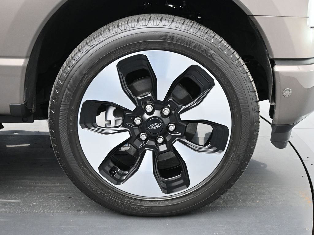 Certified 2022 Ford F150 Lightning Platinum image 25