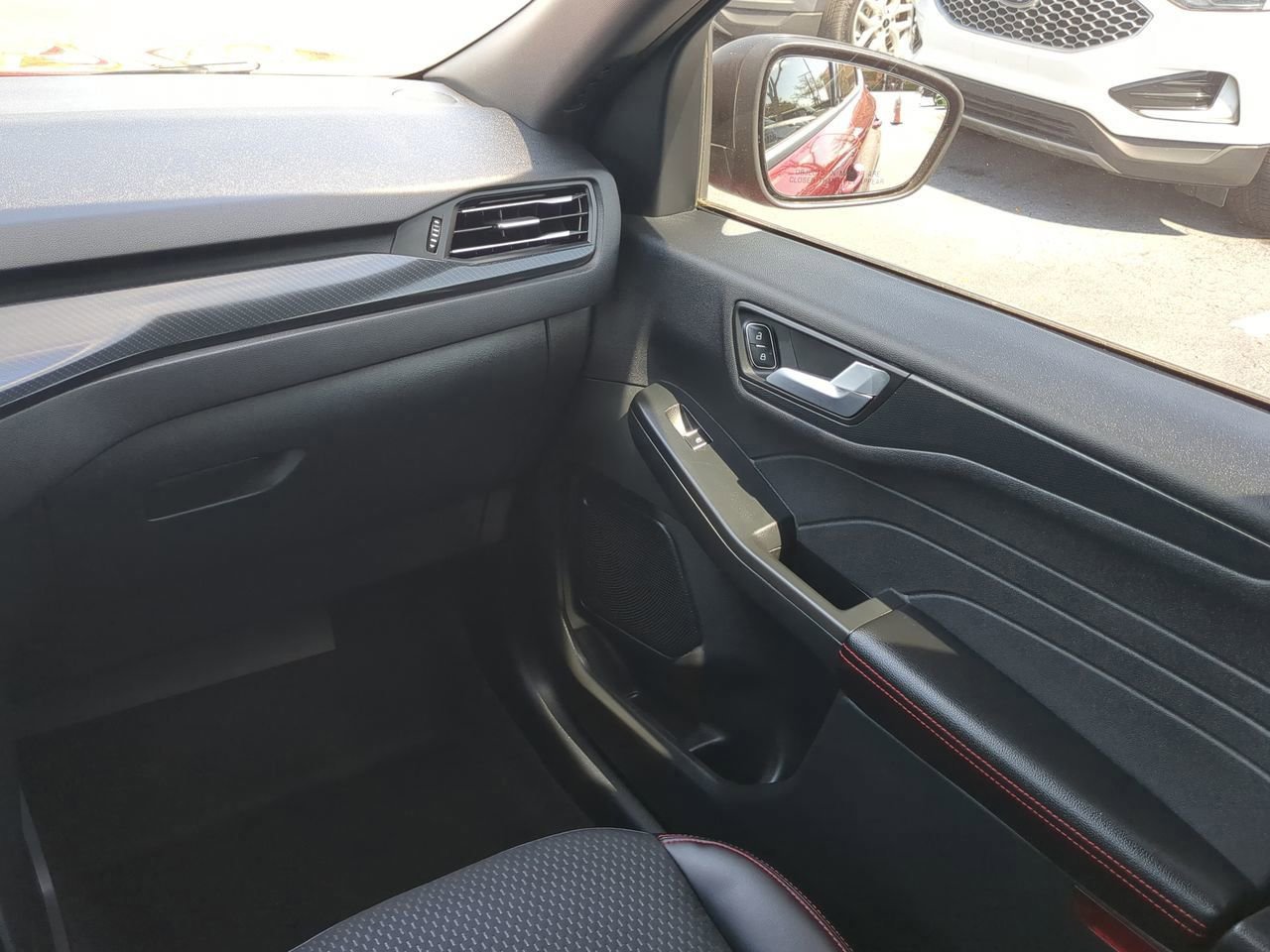 Certified 2023 Ford Escape ST-Line w/ Tech Pack #1 image 17