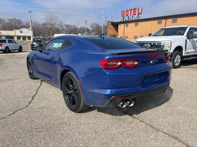 Used 2020 Chevrolet Camaro LT w/ Technology Package image 4