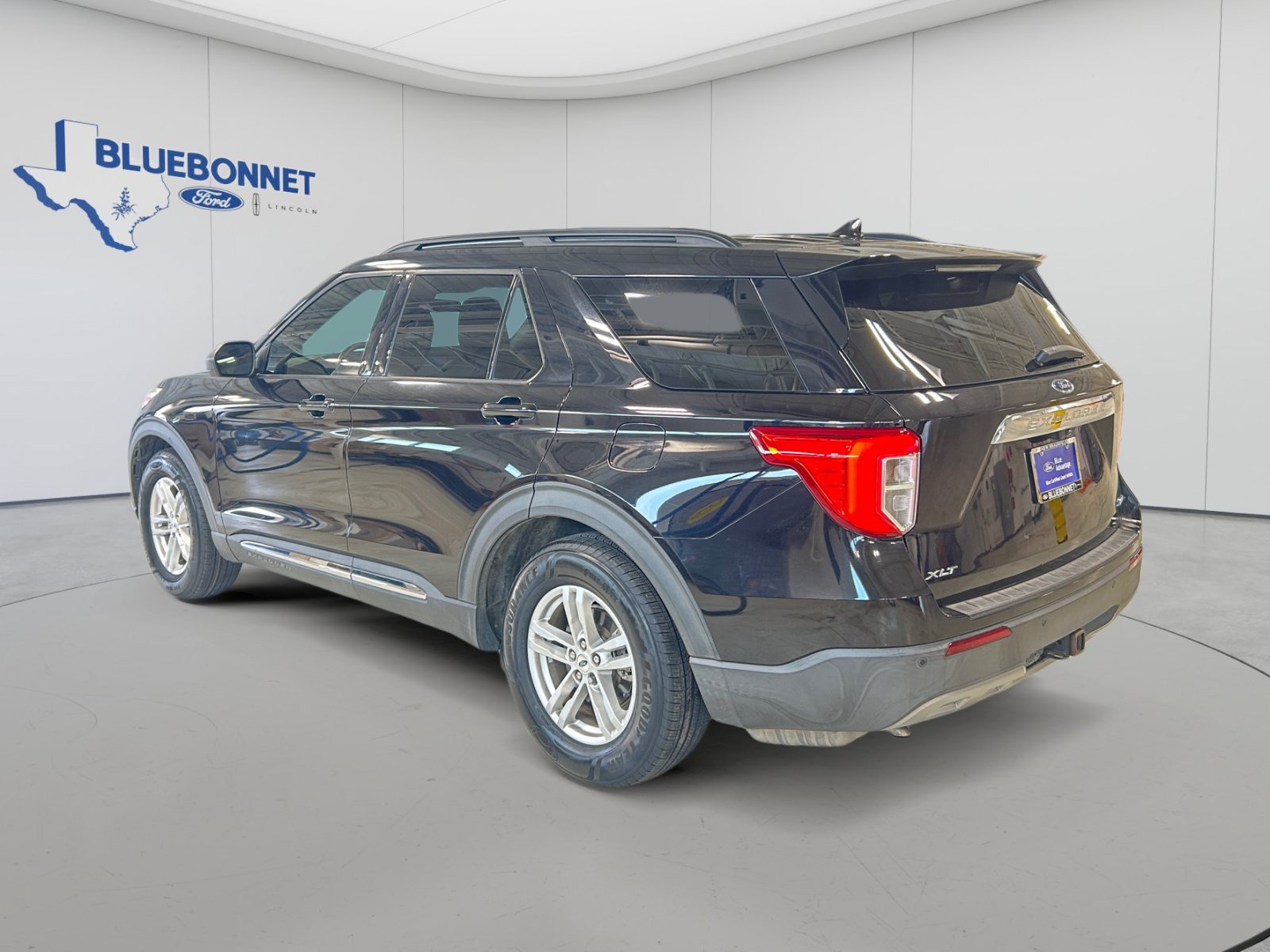Certified 2020 Ford Explorer XLT w/ Equipment Group 202A RWD image 7
