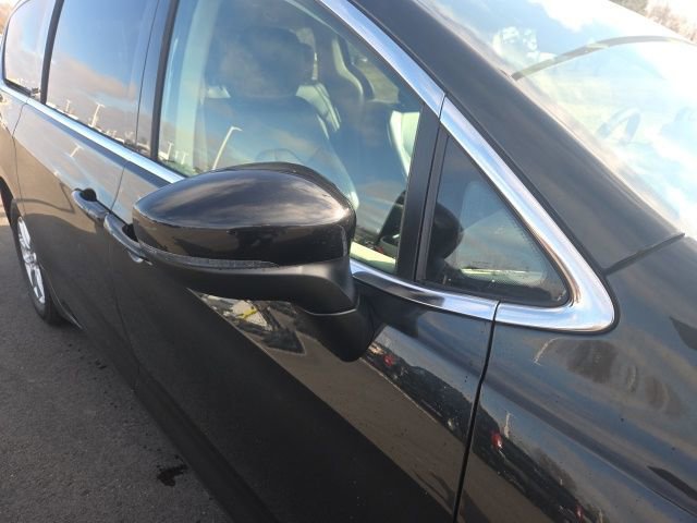 Used 2023 Chrysler Pacifica Touring-L image 9