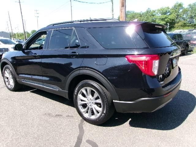 Certified 2023 Ford Explorer XLT w/ Equipment Group 202A AWD/4WD image 8