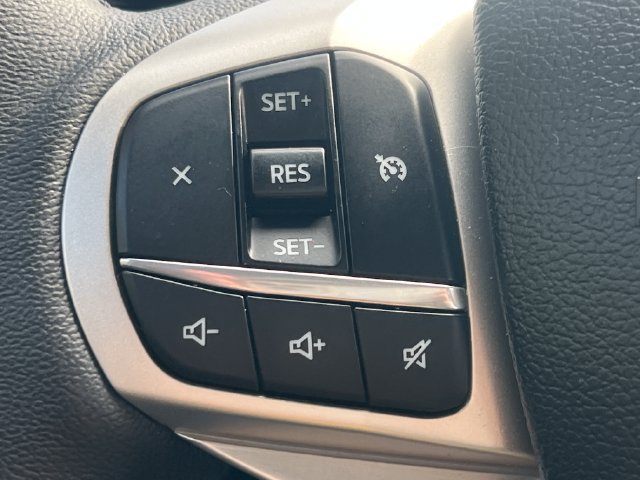 Certified 2024 Ford Explorer XLT w/ Equipment Group 202A AWD/4WD image 31