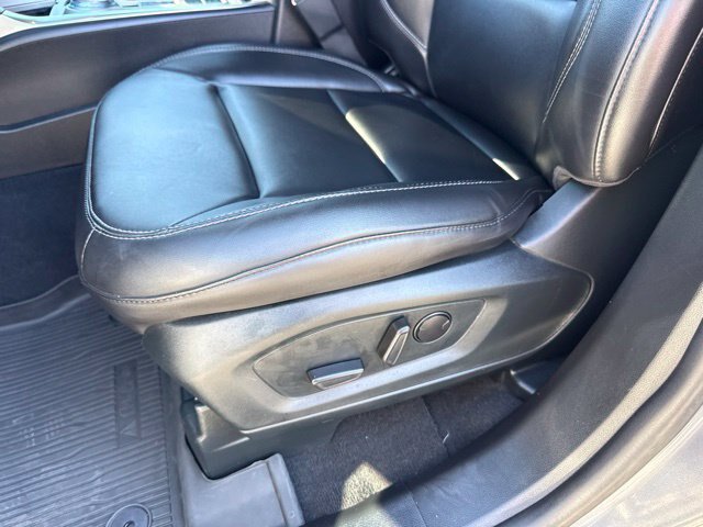 Certified 2023 Ford Explorer XLT w/ Equipment Group 202A RWD image 18