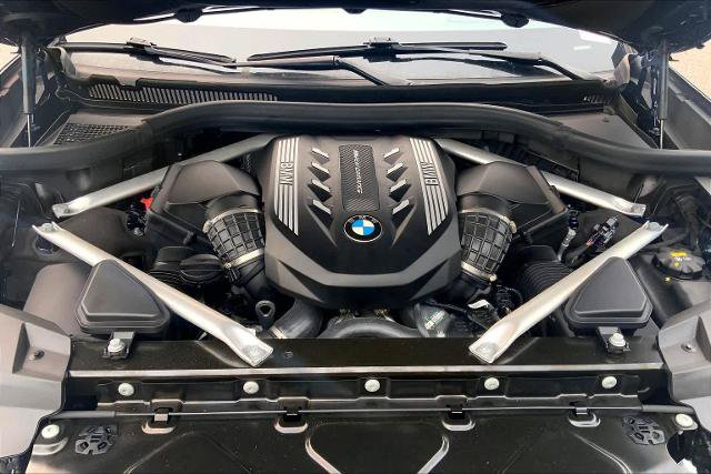 Used 2021 BMW X7 M50i w/ Dynamic Handling Package AWD/4WD image 31