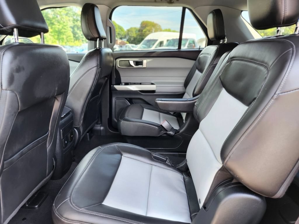 Certified 2022 Ford Explorer XLT w/ Equipment Group 202A AWD/4WD image 16