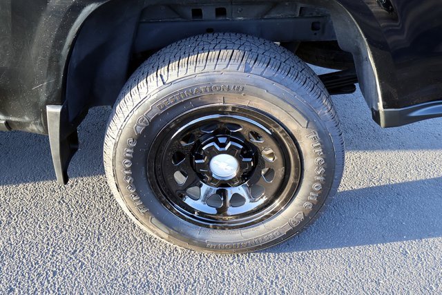 Used 2024 Chevrolet Colorado W/T image 17