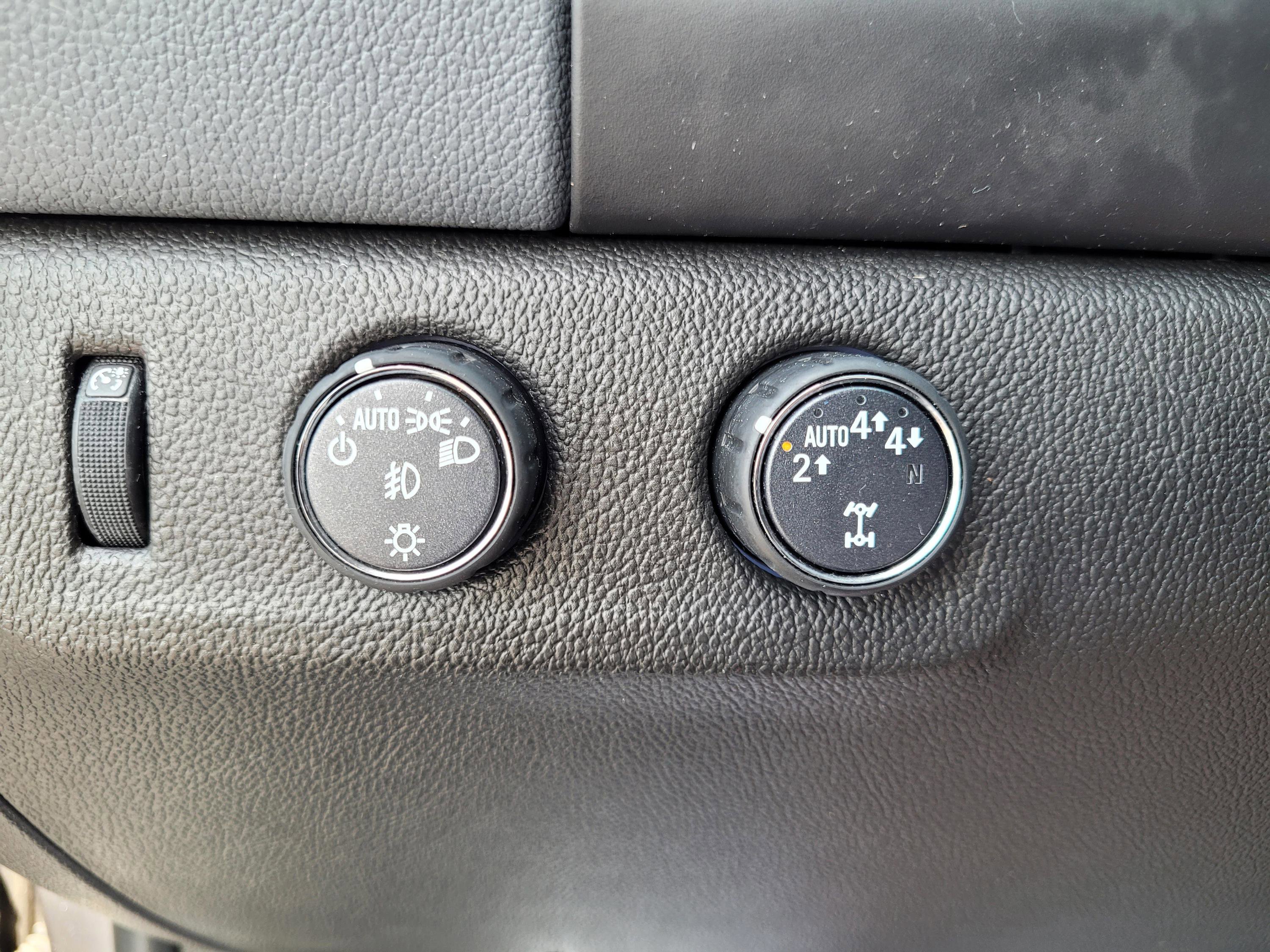 Used 2021 Chevrolet Colorado Z71 AWD/4WD image 12