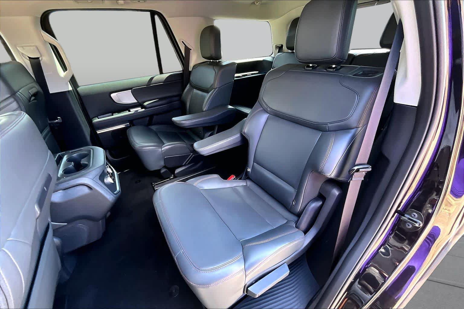 Certified 2025 Ford Expedition Active AWD/4WD image 21