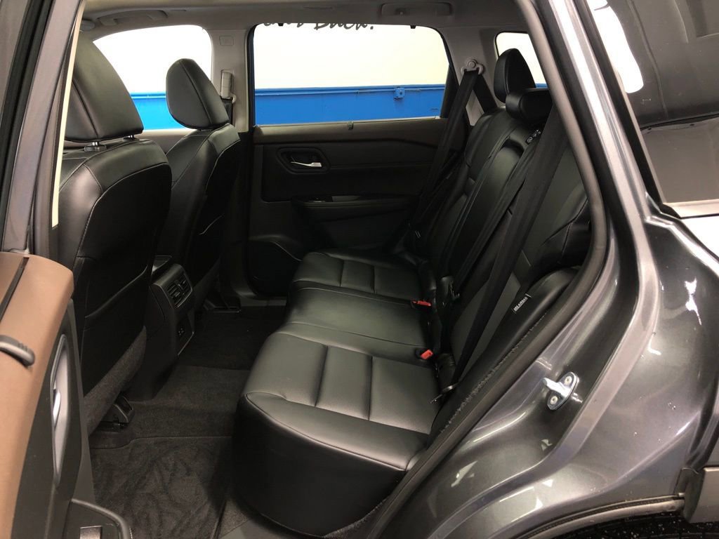 Used 2022 Nissan Rogue SV w/ SV Premium Package image 20