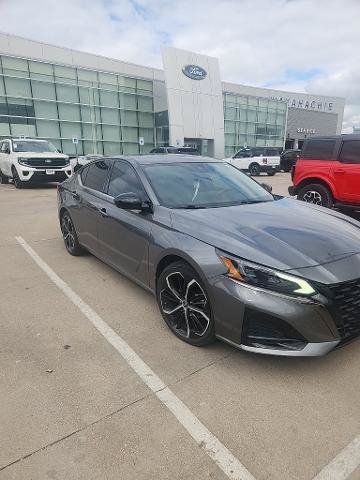 Used 2023 Nissan Altima 2.5 SR w/ SR Premium Package FWD image 4