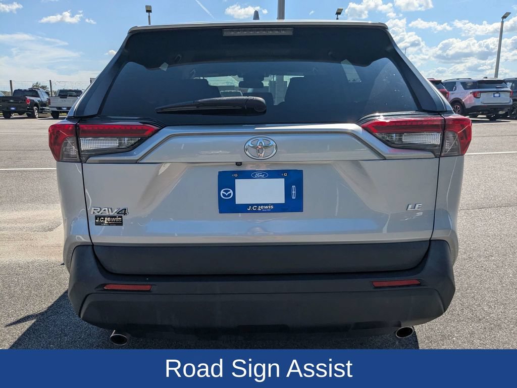 Used 2024 Toyota RAV4 LE FWD image 8