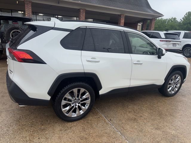 Used 2019 Toyota RAV4 Limited w/ Advanced Technology Package AWD/4WD image 5