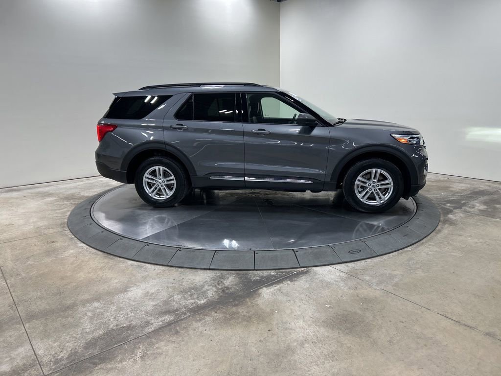 Certified 2023 Ford Explorer XLT w/ Equipment Group 202A image 6