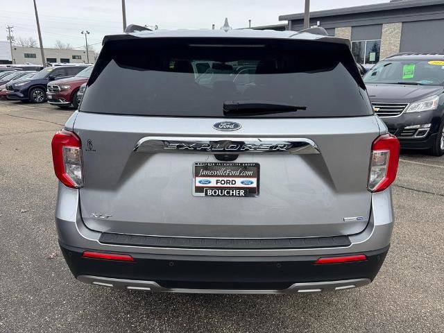 Certified 2020 Ford Explorer XLT w/ Equipment Group 202A image 3