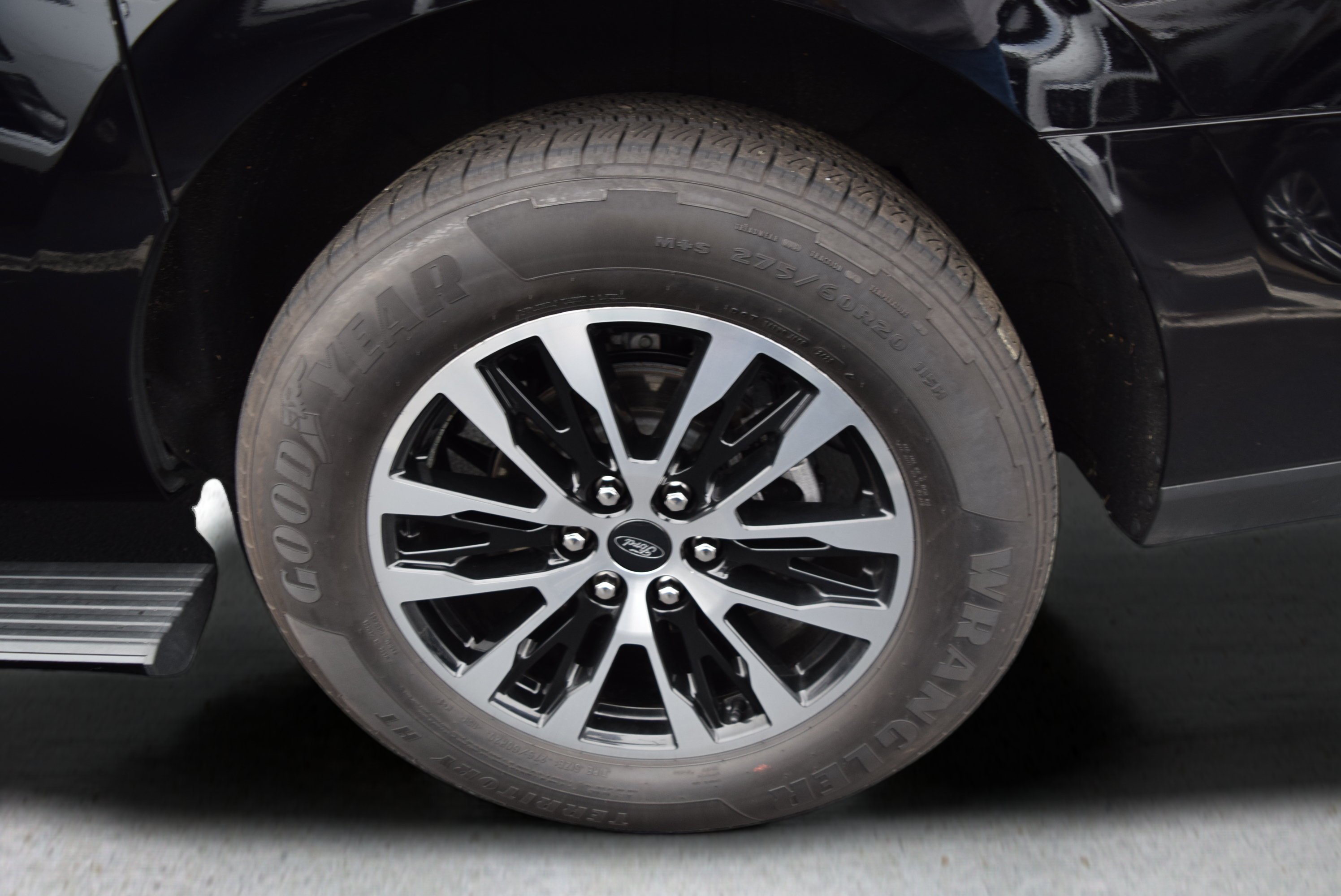 Certified 2025 Ford Expedition Max Platinum AWD/4WD image 8