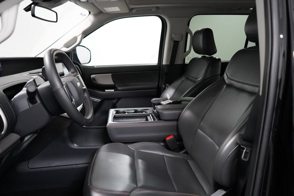 Certified 2025 Ford Expedition Active AWD/4WD image 13