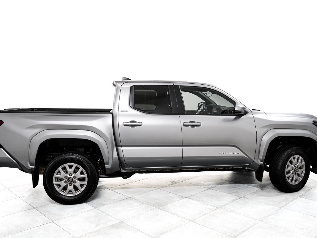 Used 2025 Toyota Tacoma SR5 AWD/4WD image 7