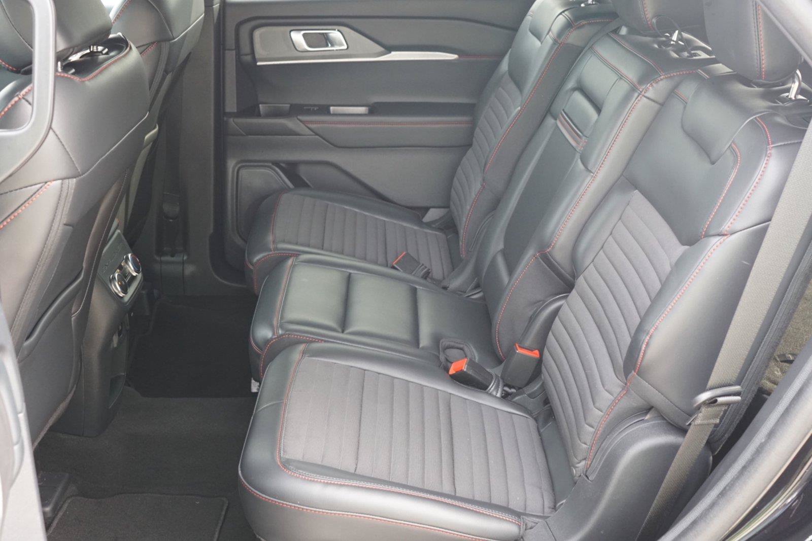 Certified 2025 Ford Explorer ST-Line w/ ST-Line Street Pack AWD/4WD image 21