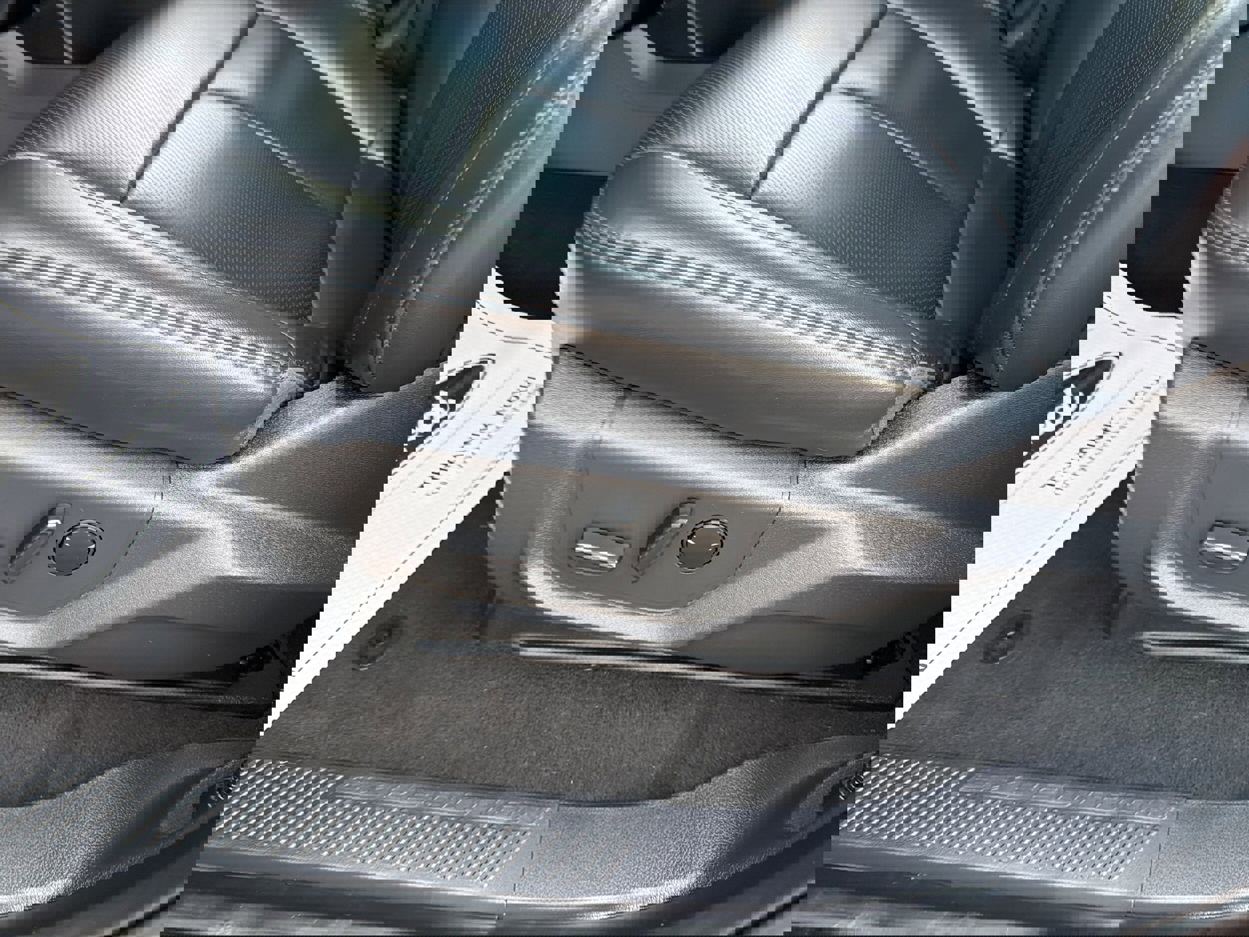 Certified 2023 Ford Expedition Max XLT image 13