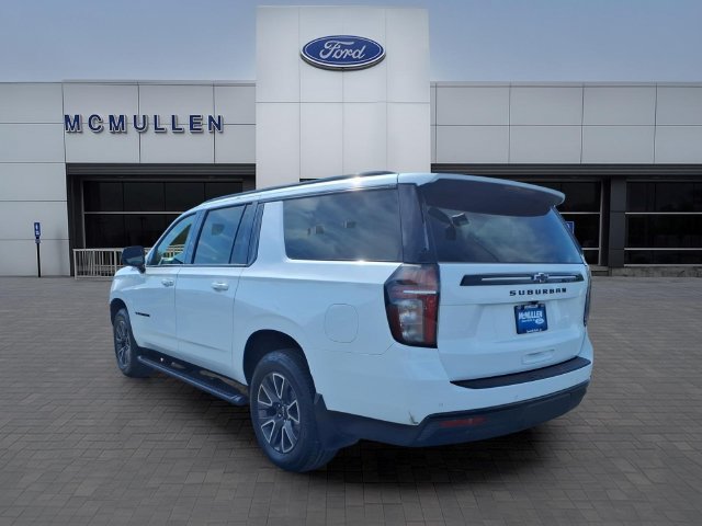 Used 2023 Chevrolet Suburban Z71 w/ Luxury Package AWD/4WD image 7