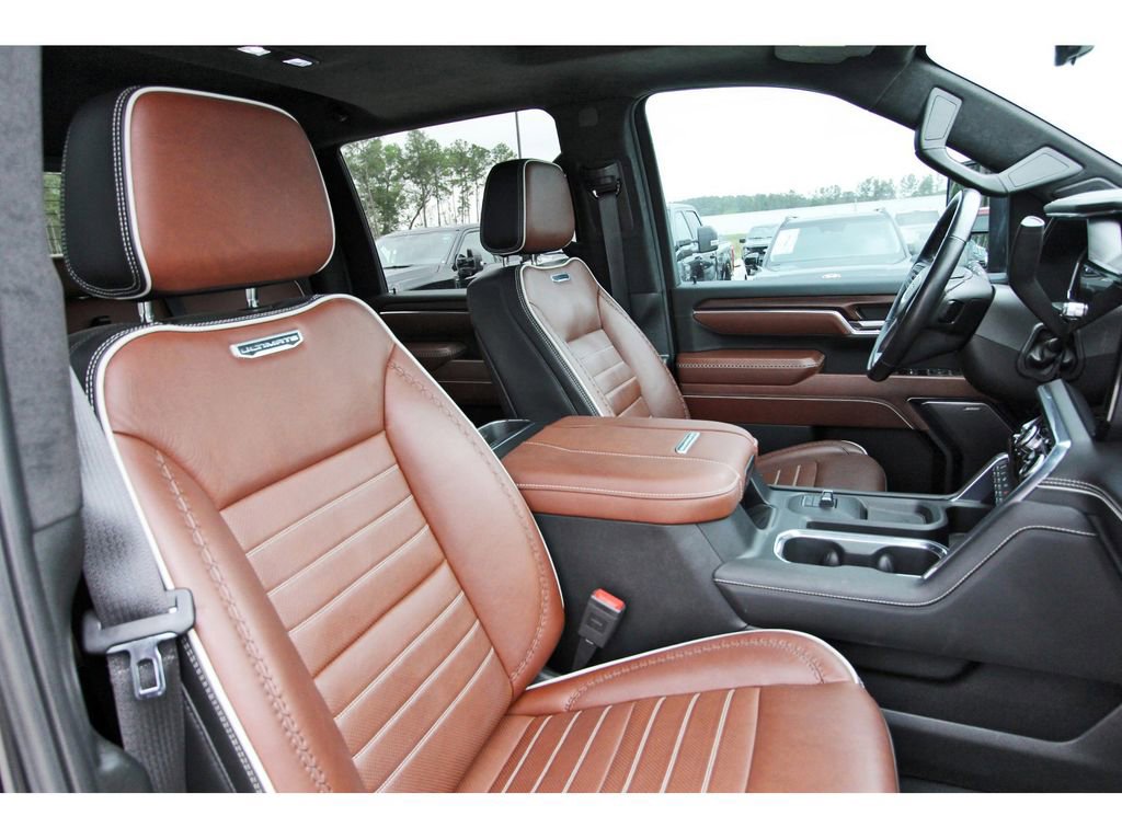 Used 2024 GMC Sierra 3500 Denali Ultimate AWD/4WD image 30