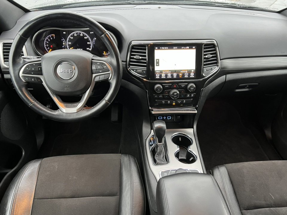 Used 2022 Jeep Grand Cherokee Laredo X image 3