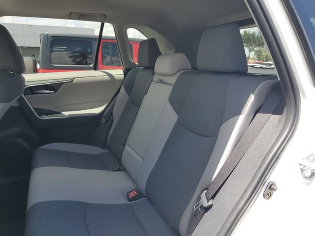 Used 2025 Toyota RAV4 XLE w/ Convenience Package FWD image 15