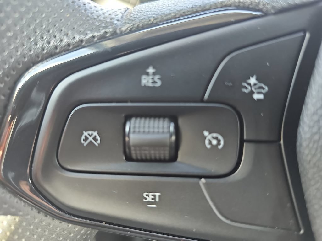 Used 2025 Chevrolet TrailBlazer LT FWD image 16