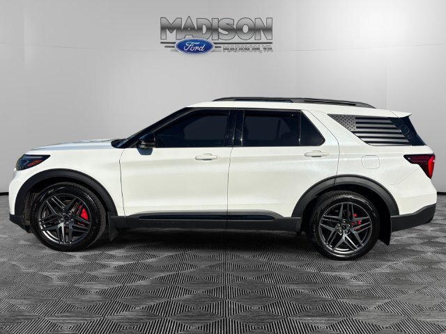 Certified 2025 Ford Explorer ST AWD/4WD image 2