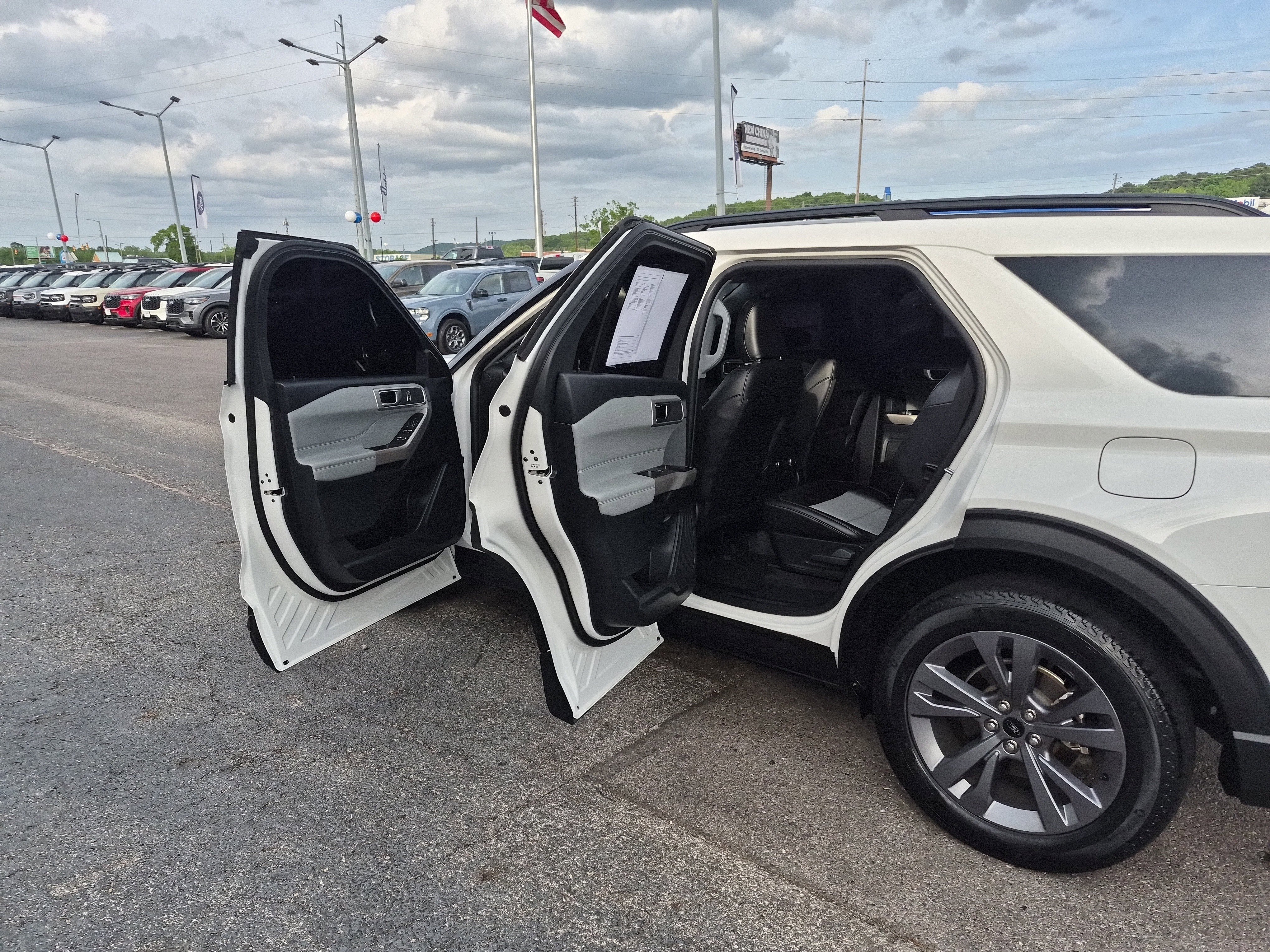 Certified 2023 Ford Explorer XLT w/ Equipment Group 202A AWD/4WD image 14