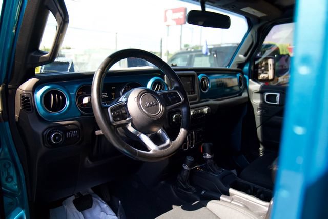 Used 2020 Jeep Wrangler Unlimited Sahara w/ Cold Weather Group AWD/4WD image 13