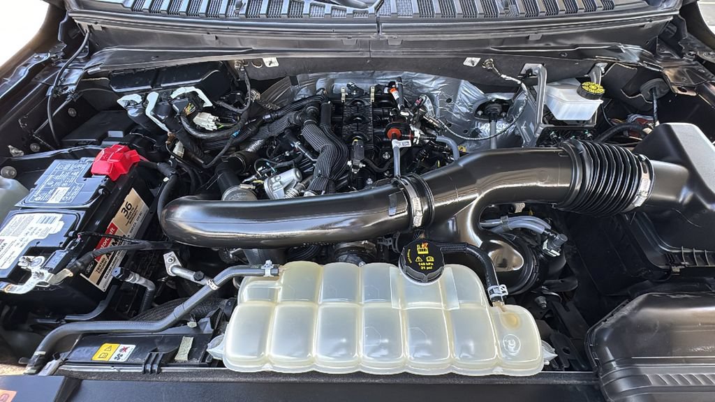 Certified 2024 Ford Expedition XLT RWD image 26