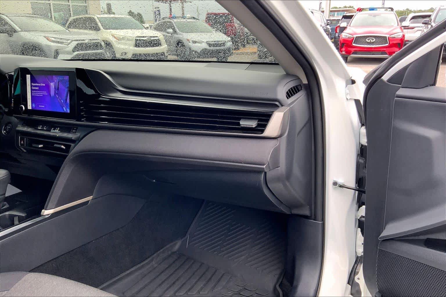 Used 2025 Toyota Camry LE w/ Convenience Package FWD image 17