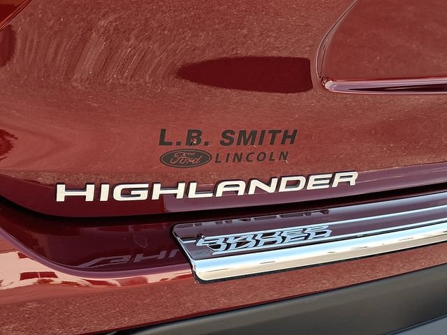 Used 2022 Toyota Highlander XLE AWD/4WD image 34
