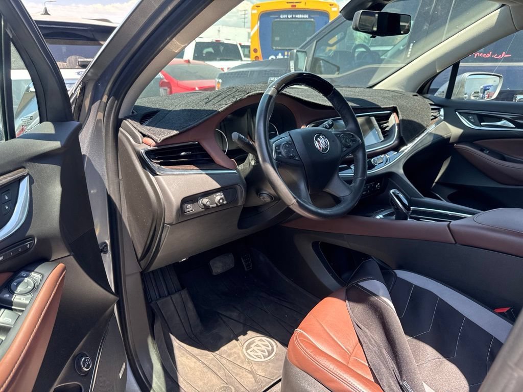 Used 2020 Buick Enclave Avenir w/ Avenir Technology Package FWD image 6
