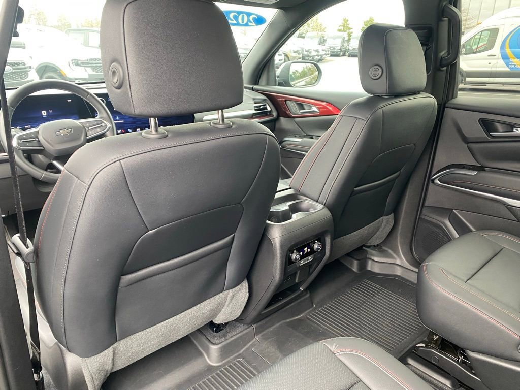 Used 2024 Chevrolet Traverse Z71 image 29