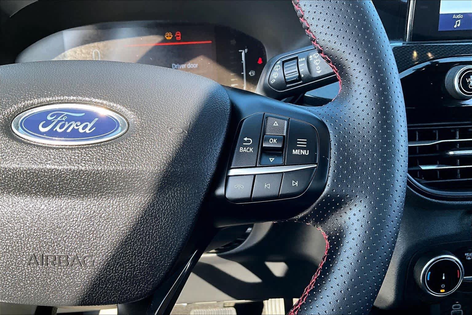 Certified 2025 Ford Escape ST-Line FWD image 23